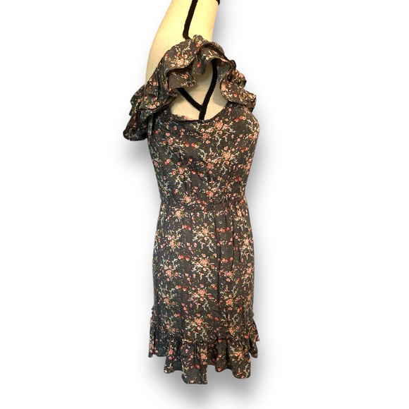 Lucca Couture dress - Picture 4 of 11